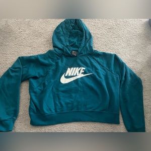Cropped Nike Hoodie